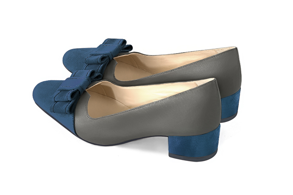 French elegance and refinement for these peacock blue and ash grey dress pumps, with a knot on the front, 
                available in many subtle leather and colour combinations. Possibility to customize with your colors, materials and heels.
With its original cutout, this pretty fitted pump
will render you great services, combining comfort and distinction. 
                Matching clutches for parties, ceremonies and weddings.   
                You can customize these shoes to perfectly match your tastes or needs, and have a unique model.  
                Choice of leathers, colours, knots and heels. 
                Wide range of materials and shades carefully chosen.  
                Rich collection of flat, low, mid and high heels.  
                Small and large shoe sizes - Florence KOOIJMAN